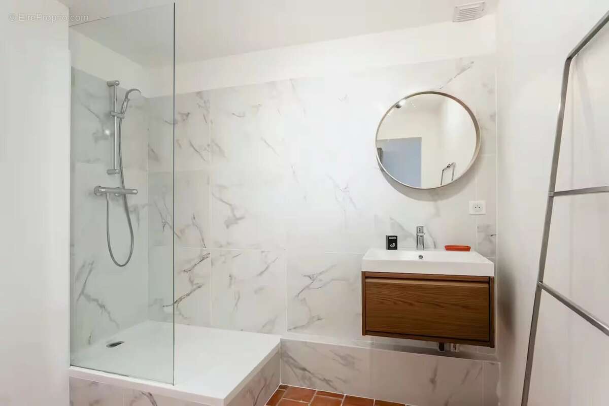 Appartement à MARSEILLE-2E