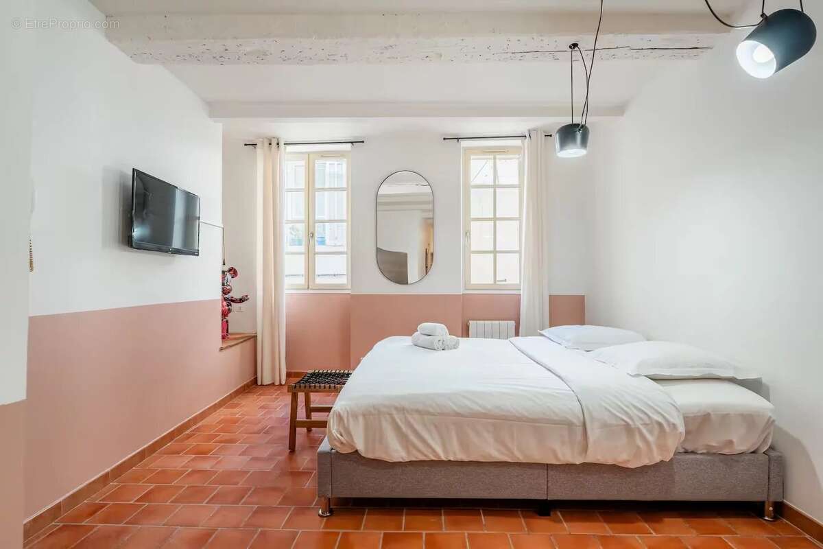 Appartement à MARSEILLE-2E