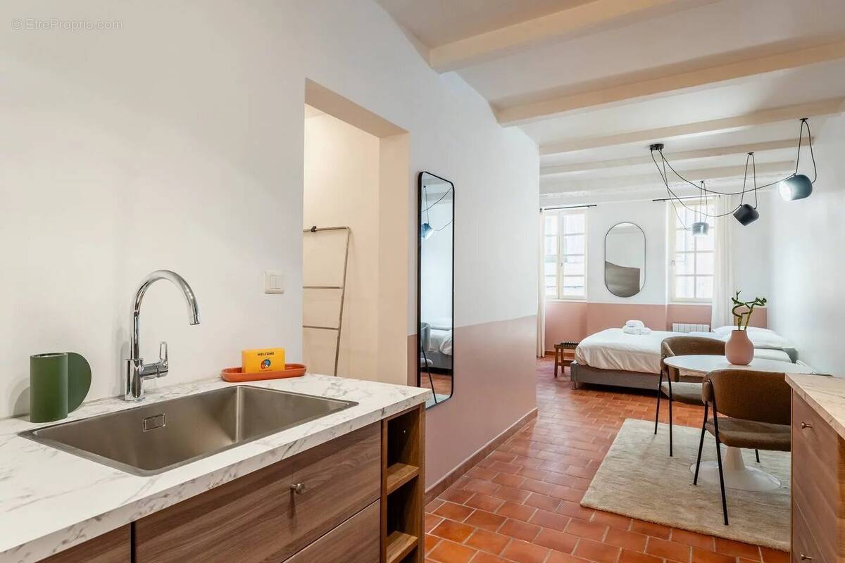 Appartement à MARSEILLE-2E
