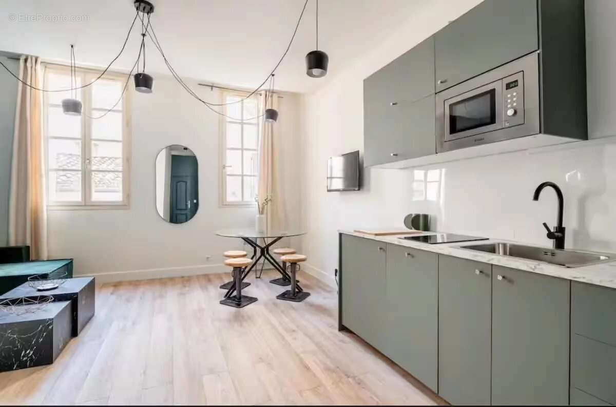 Appartement à MARSEILLE-2E