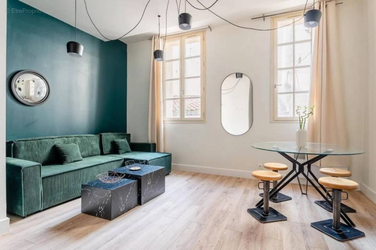 Appartement à MARSEILLE-2E