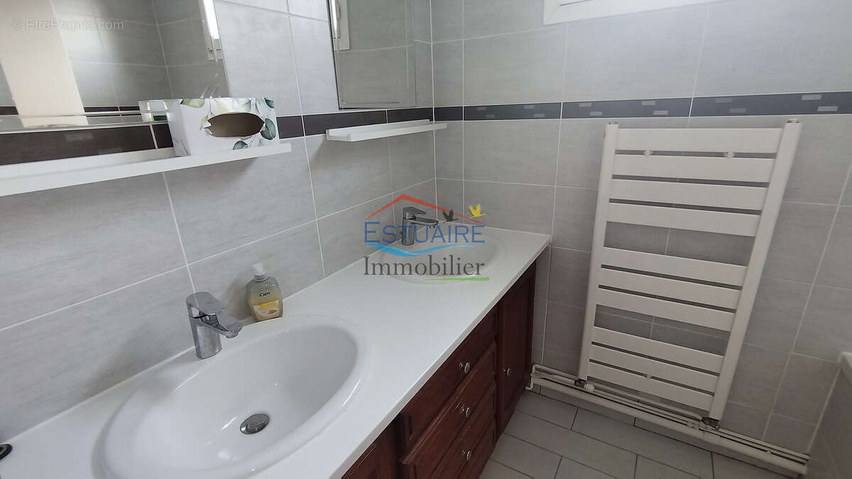 Maison à SAINT-ETIENNE-DE-MONTLUC