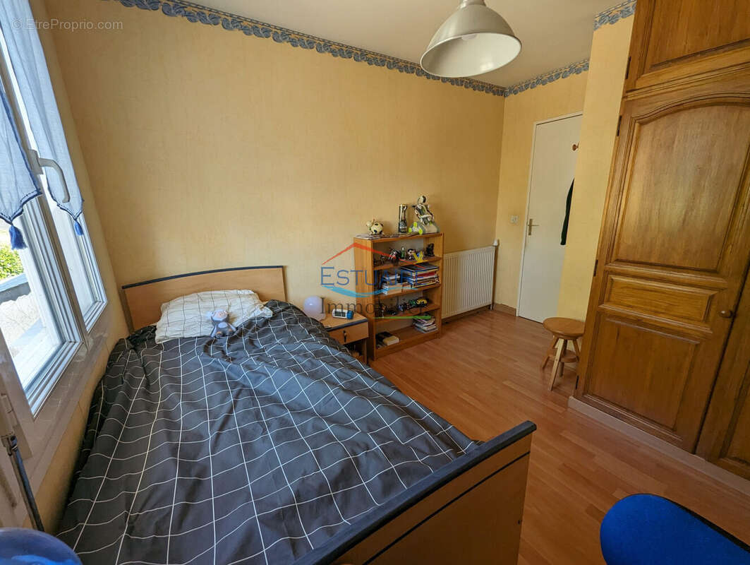 Maison à SAINT-ETIENNE-DE-MONTLUC