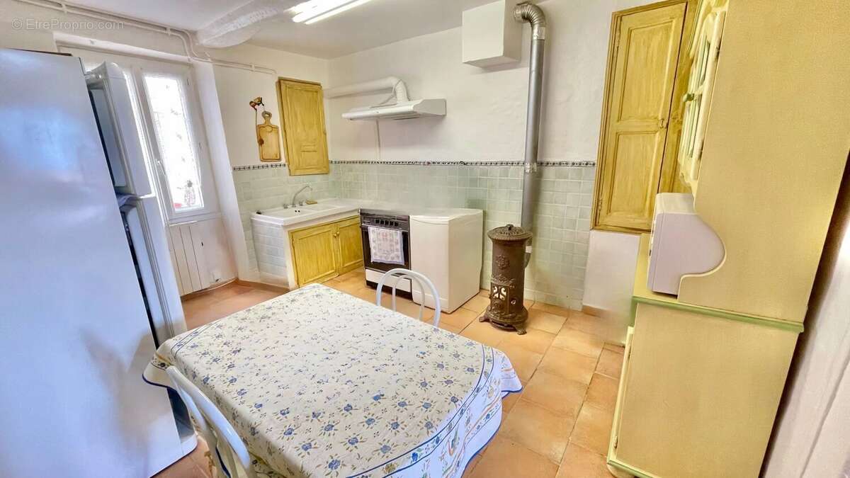 Appartement à AIGUINES