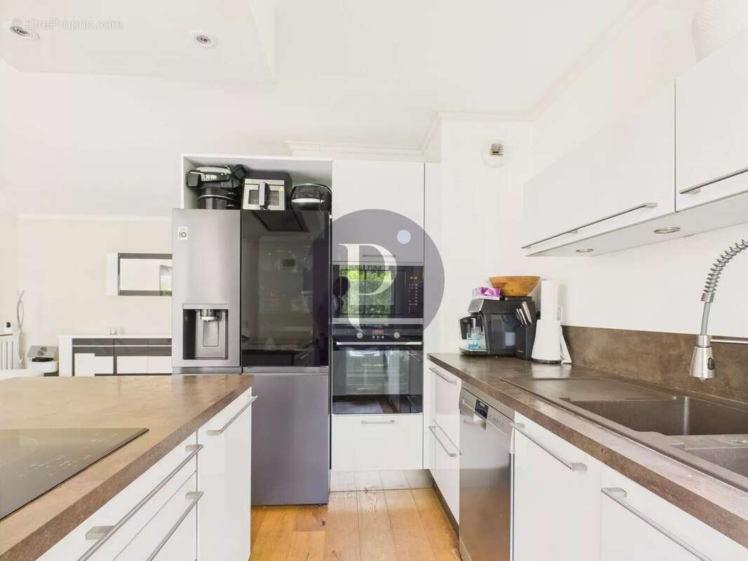 Appartement à LE PLESSIS-ROBINSON