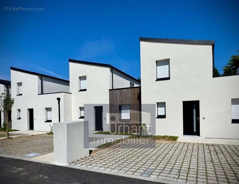 Maison à GRAND-CHAMP