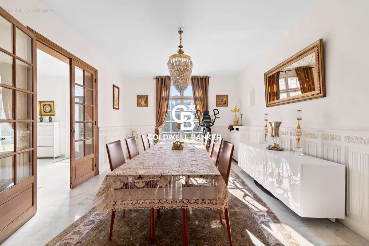 Maison à LE VESINET