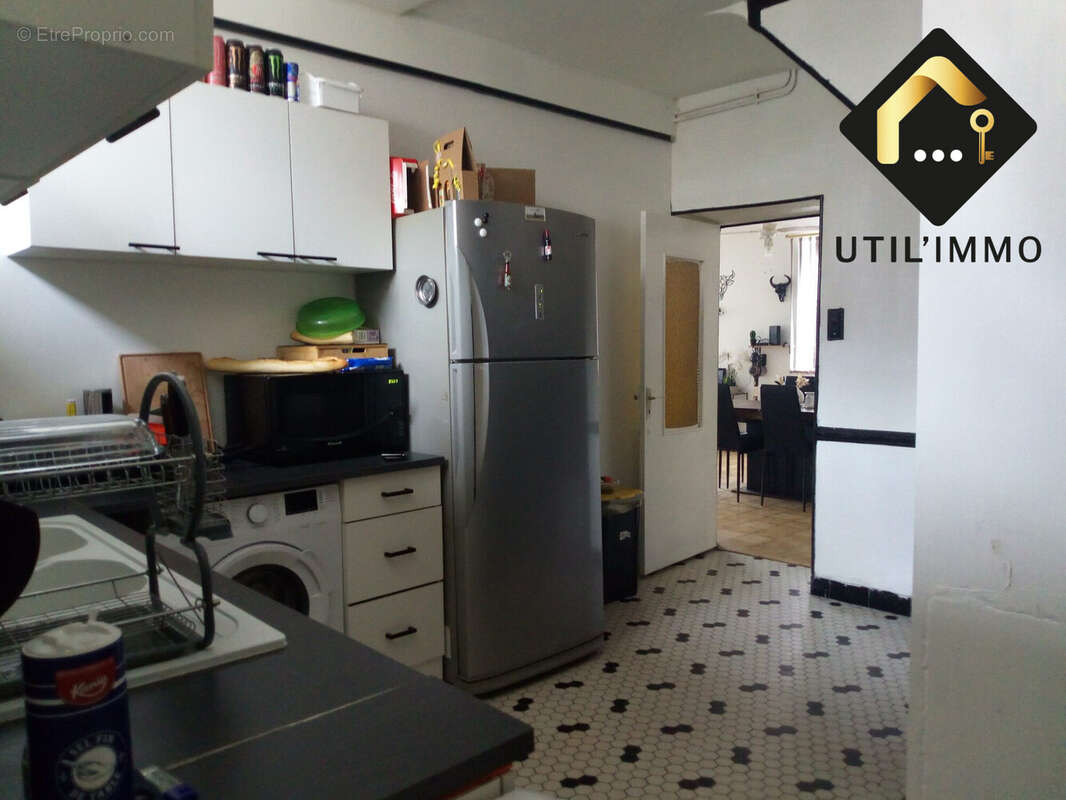 Cuisine vue 2 - Maison à NEUVY-PAILLOUX