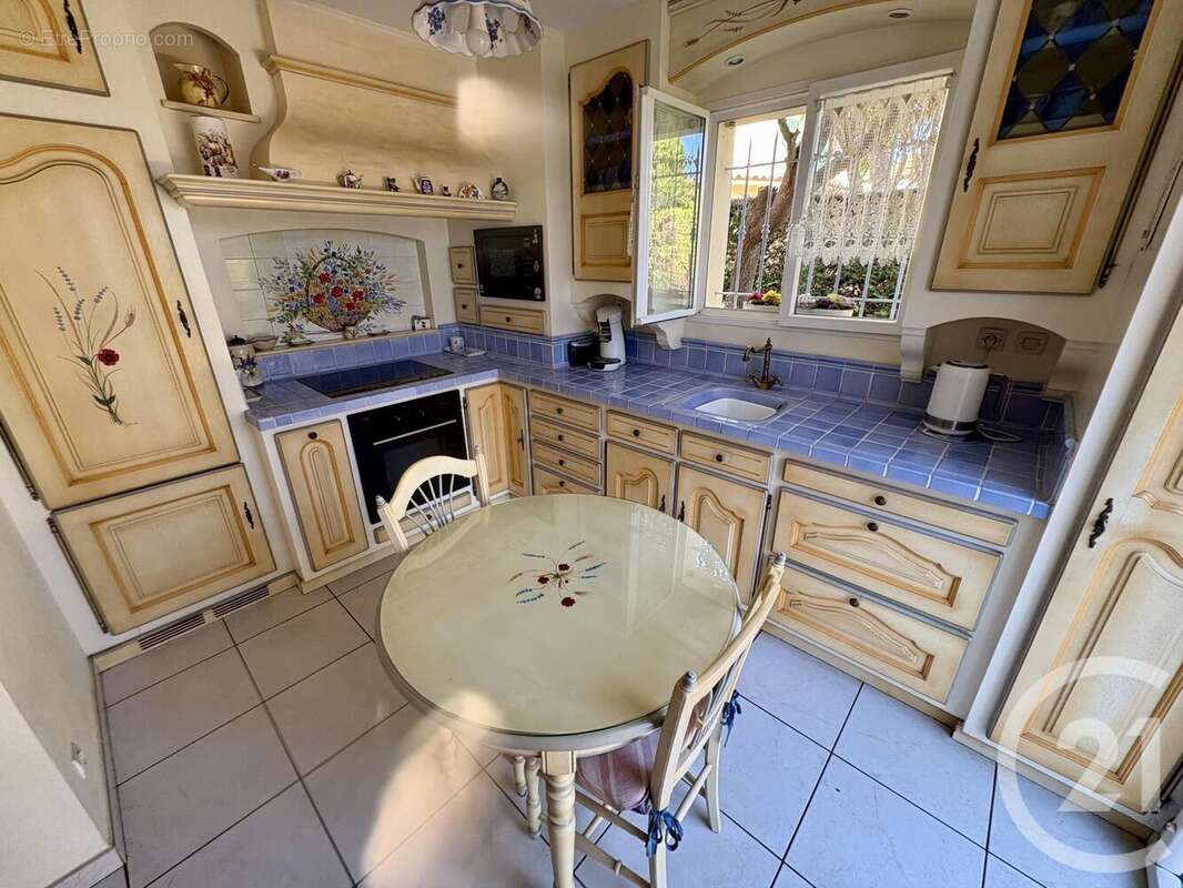 Maison à SIX-FOURS-LES-PLAGES