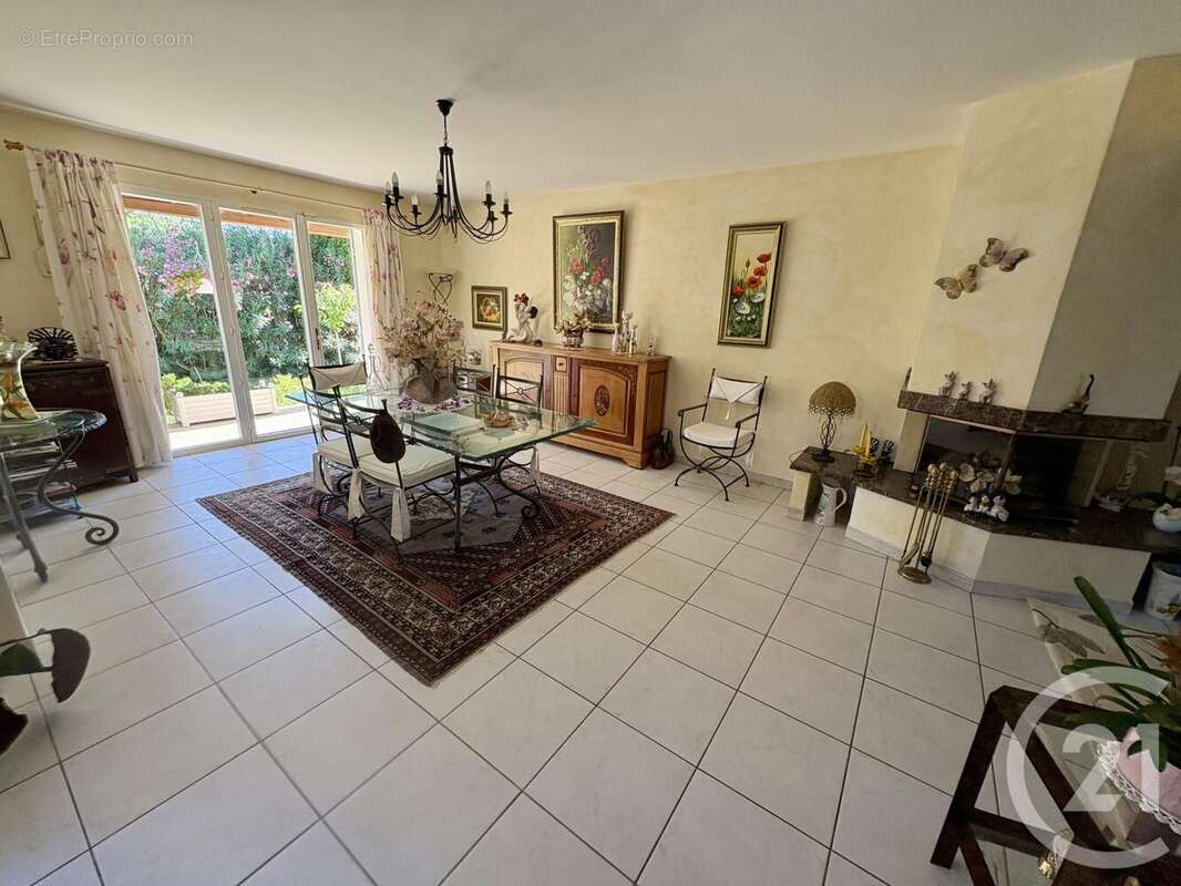 Maison à SIX-FOURS-LES-PLAGES