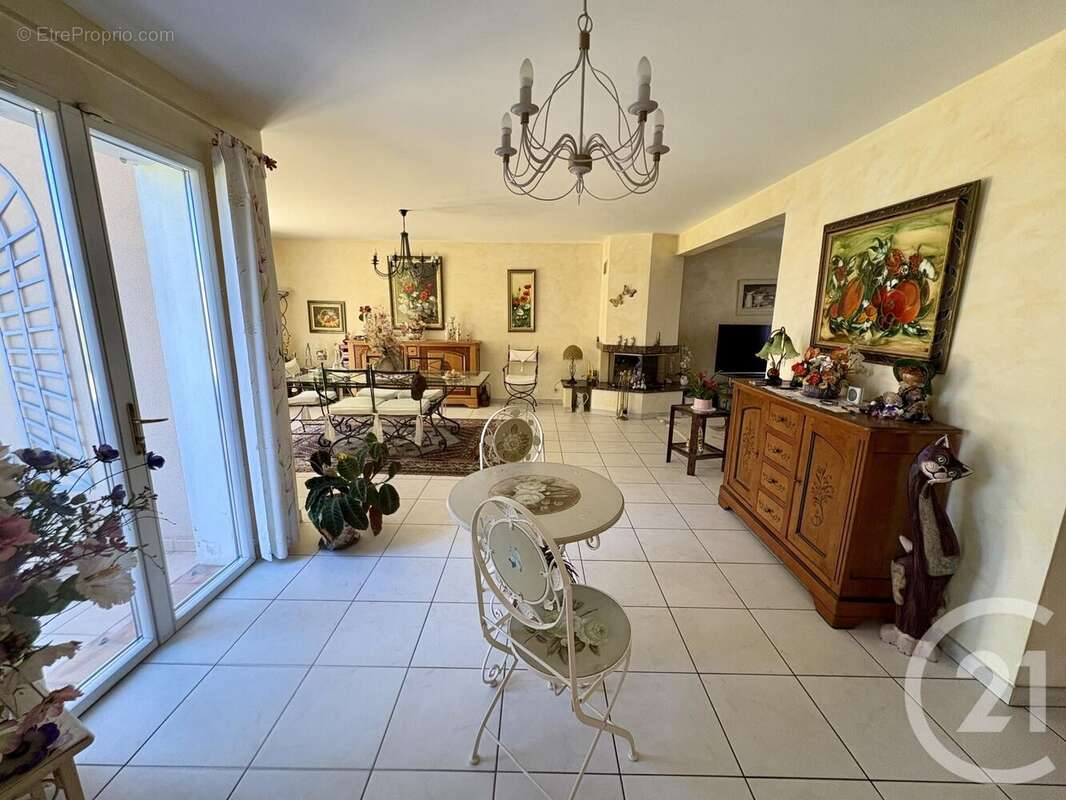 Maison à SIX-FOURS-LES-PLAGES