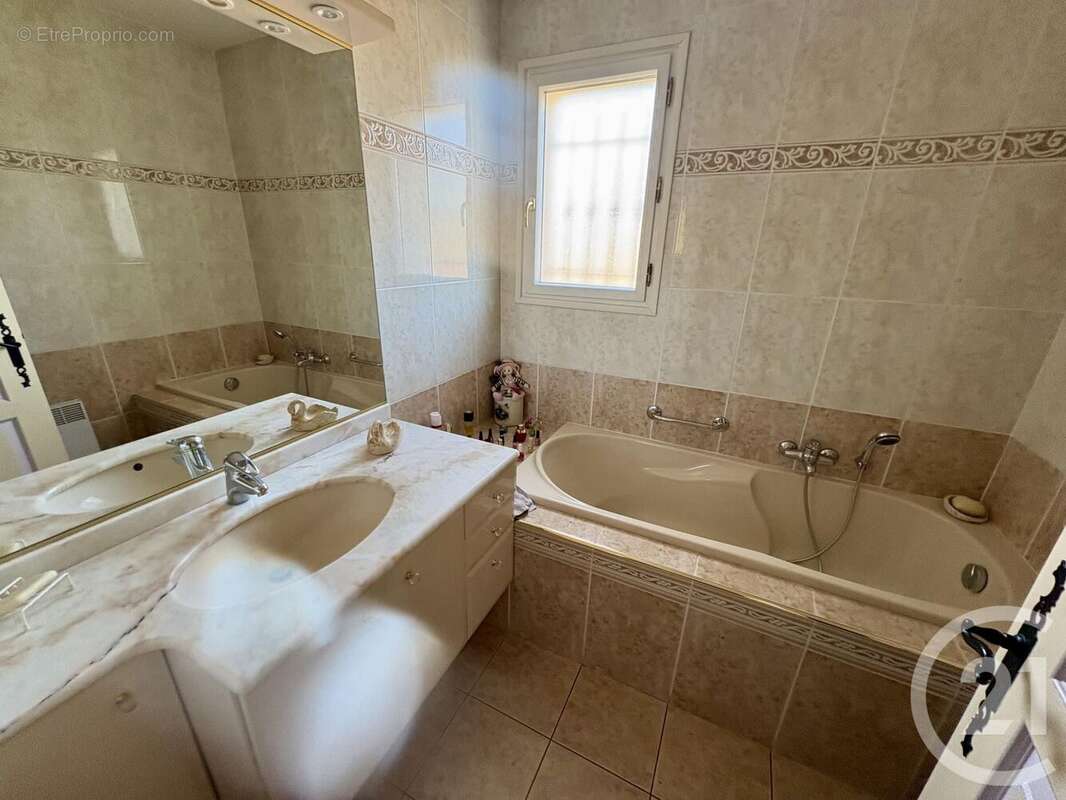 Maison à SIX-FOURS-LES-PLAGES