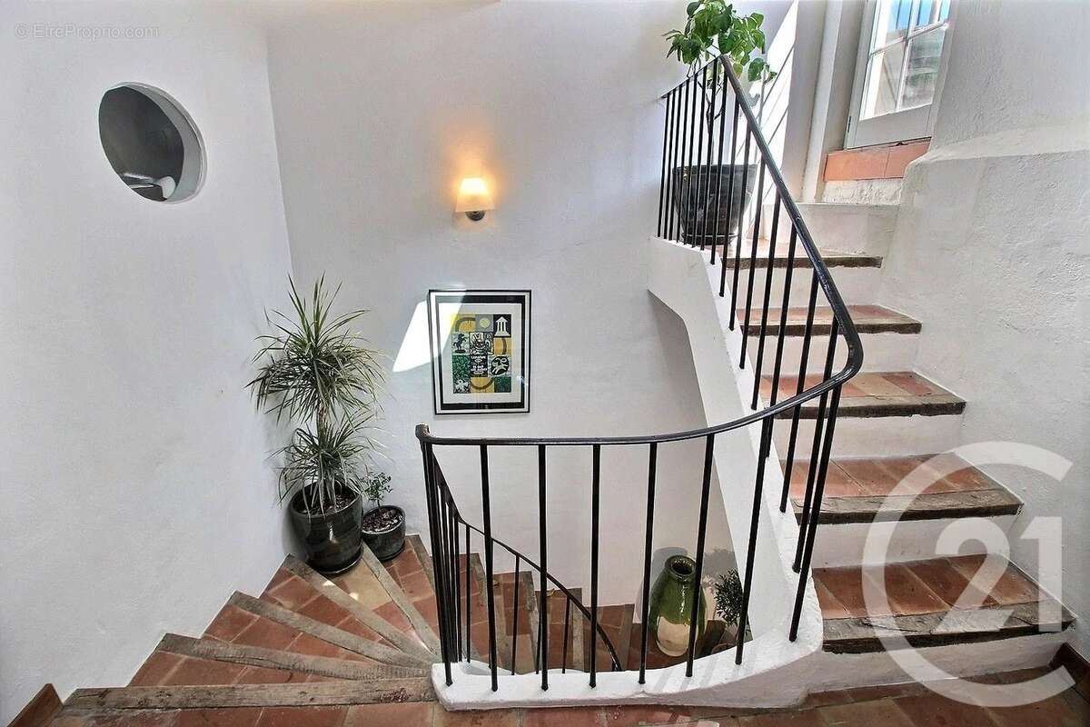 Appartement à VALBONNE