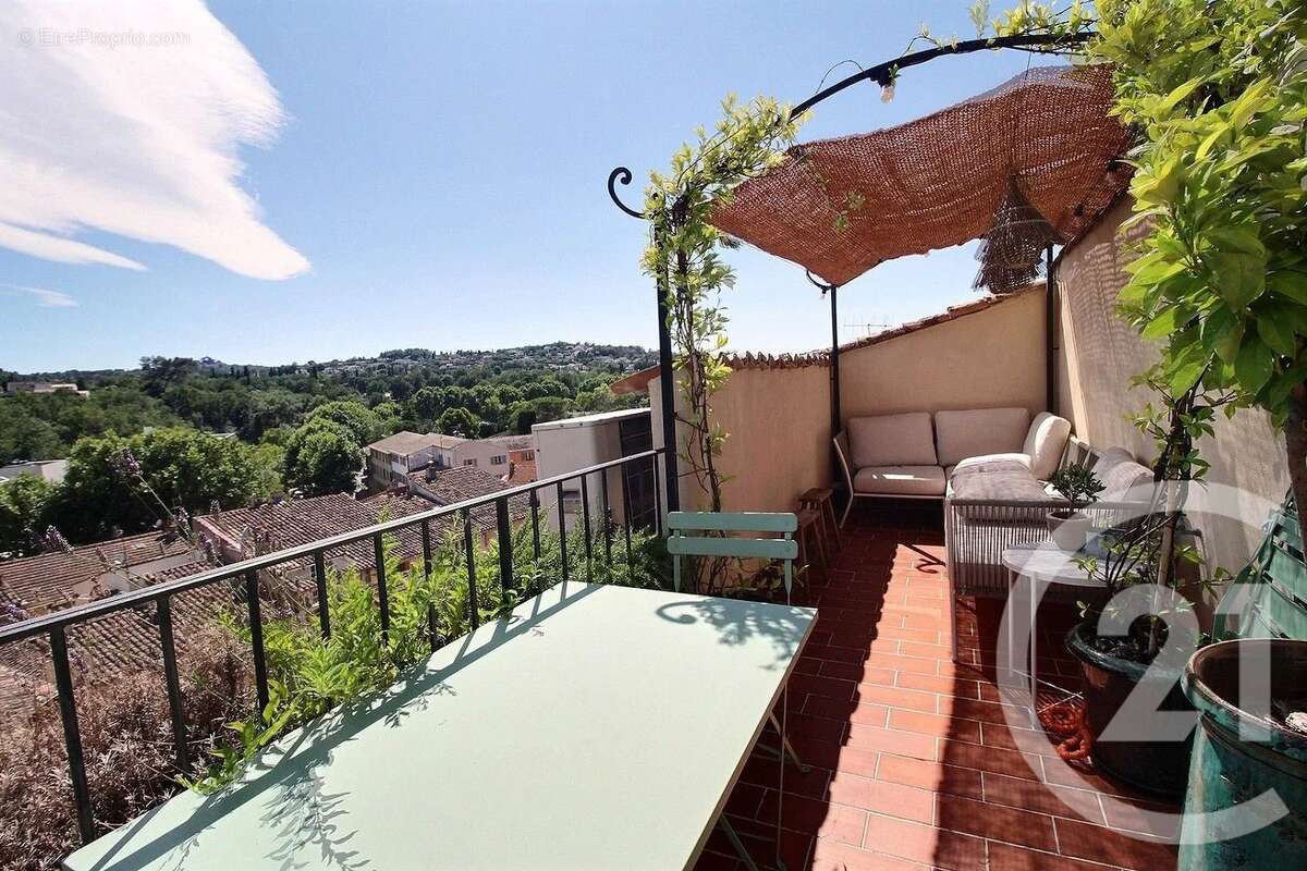 Appartement à VALBONNE