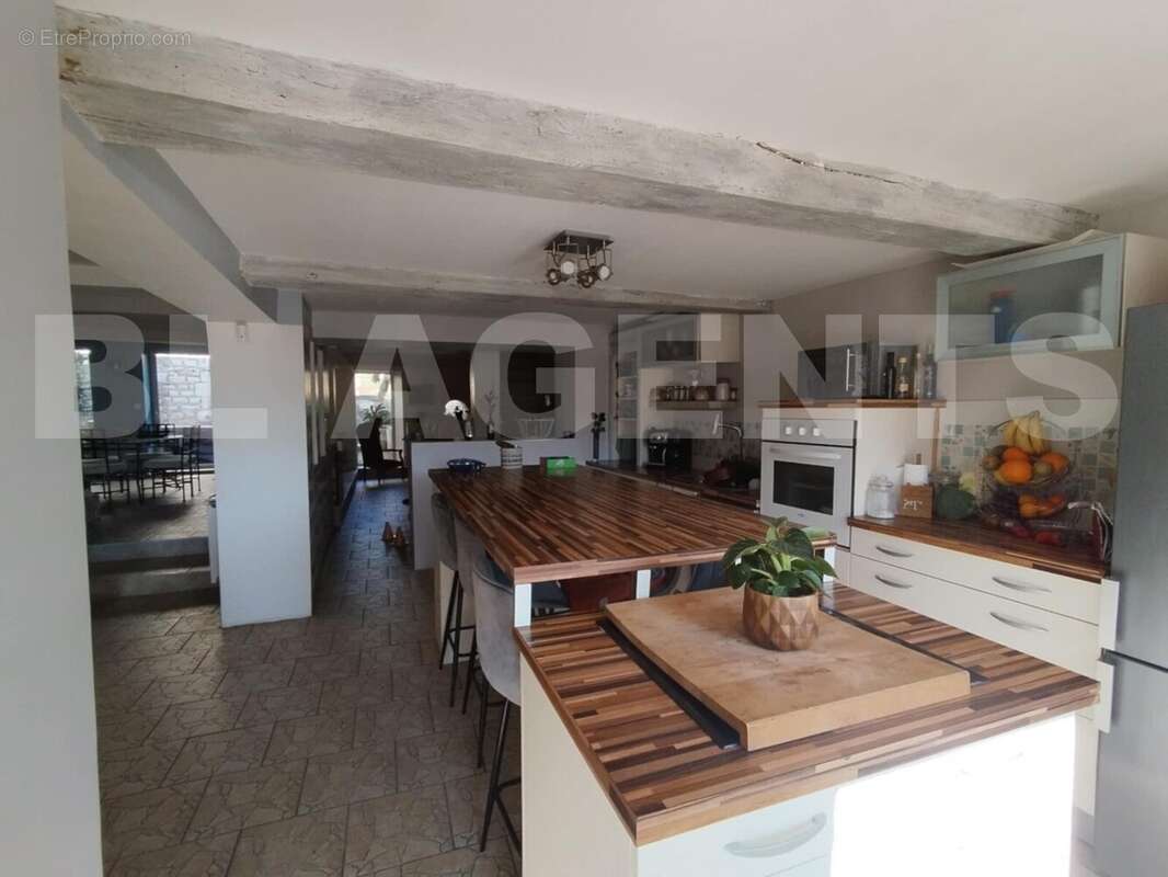 1b4b34f6-5fd3-410c-a623-e209996e13fe - Maison à CHEMERY-SUR-BAR