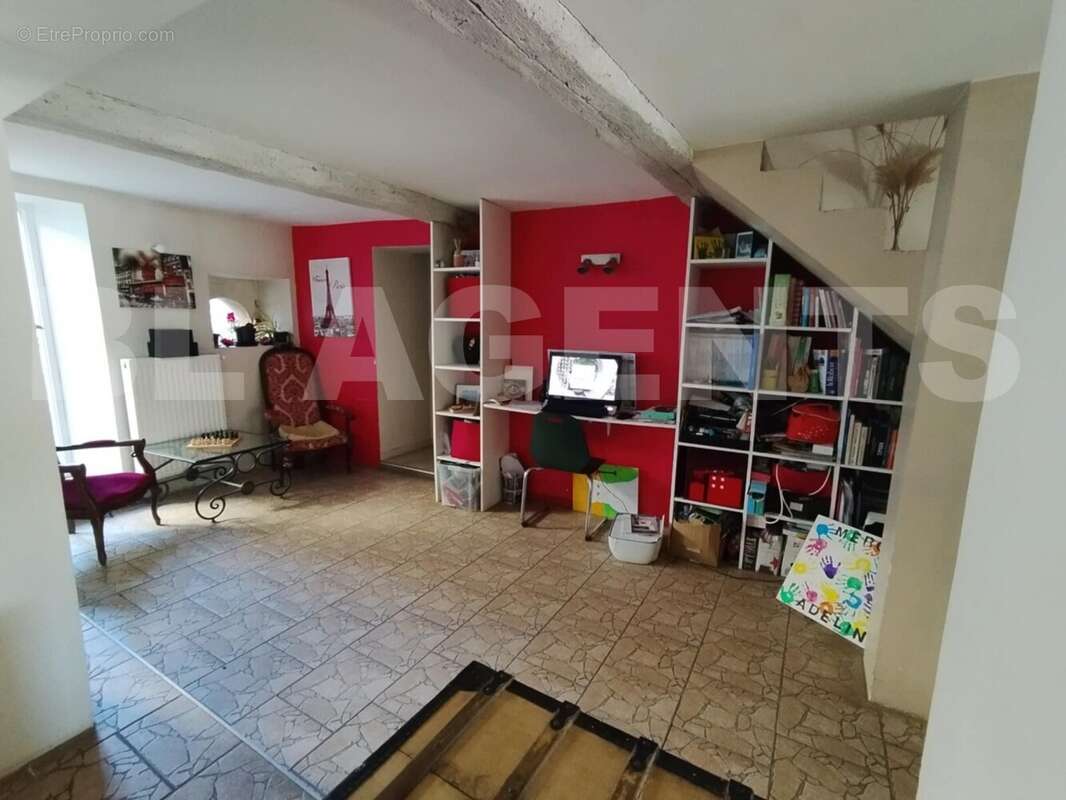 52c74cb3-a92b-427e-879f-f76b6623e038 - Maison à CHEMERY-SUR-BAR