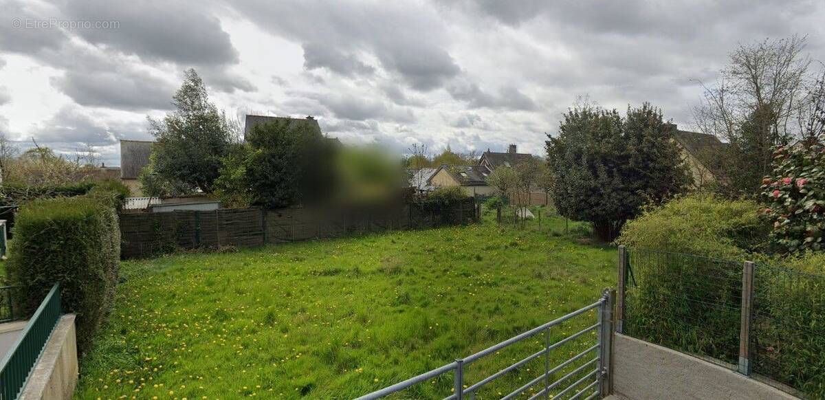 Terrain à LA CHAPELLE-THOUARAULT