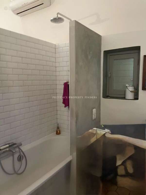 Maison à SILLANS-LA-CASCADE