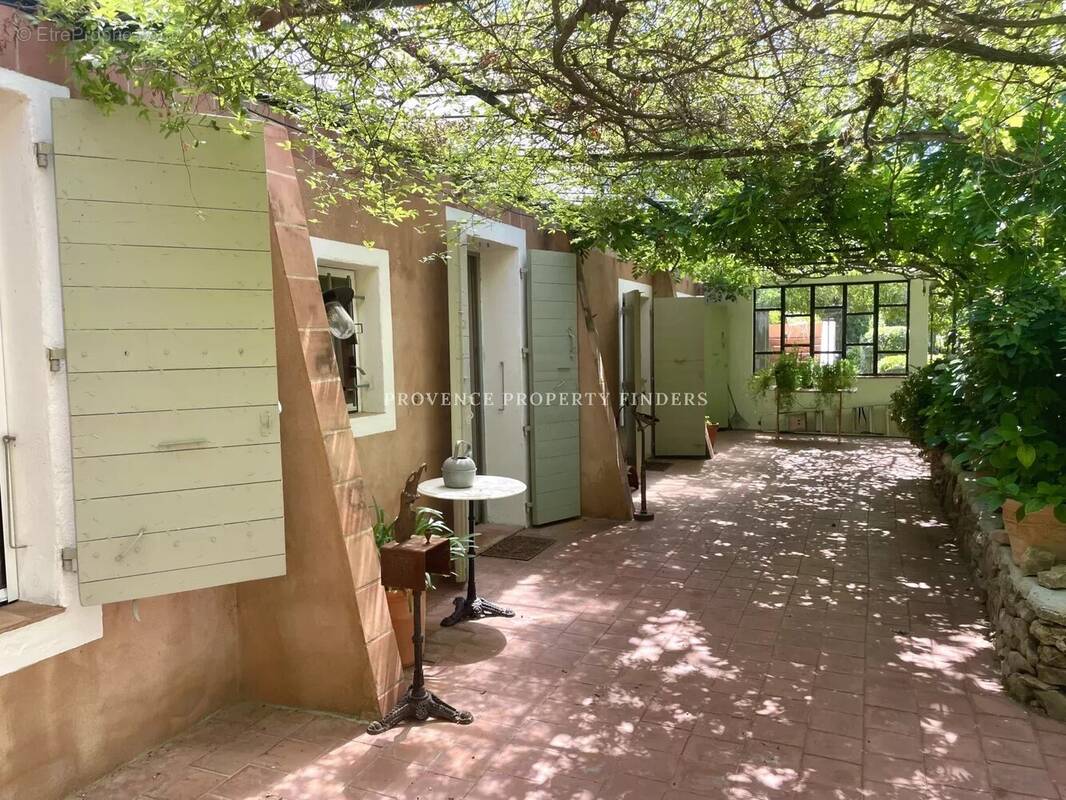 Maison à SILLANS-LA-CASCADE