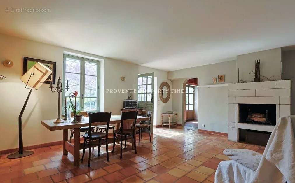 Maison à SILLANS-LA-CASCADE