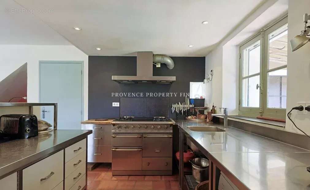 Maison à SILLANS-LA-CASCADE