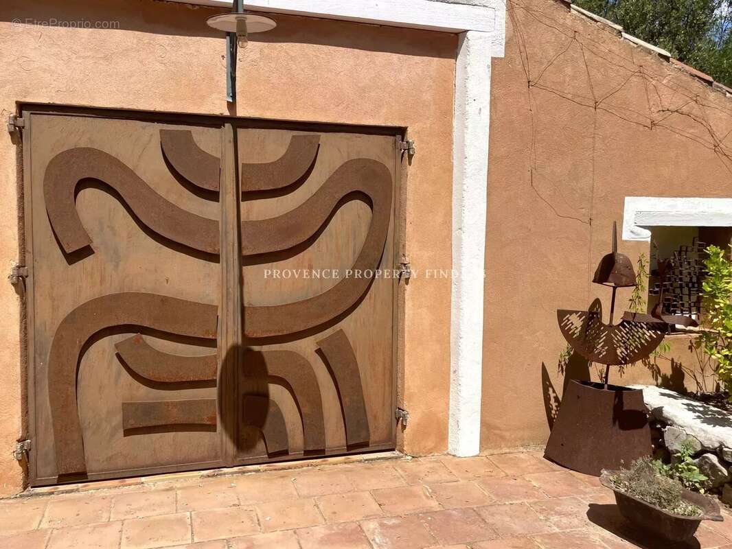 Maison à SILLANS-LA-CASCADE