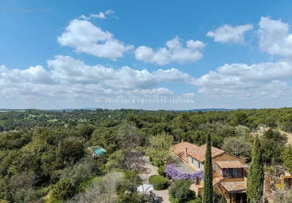 Maison à SILLANS-LA-CASCADE