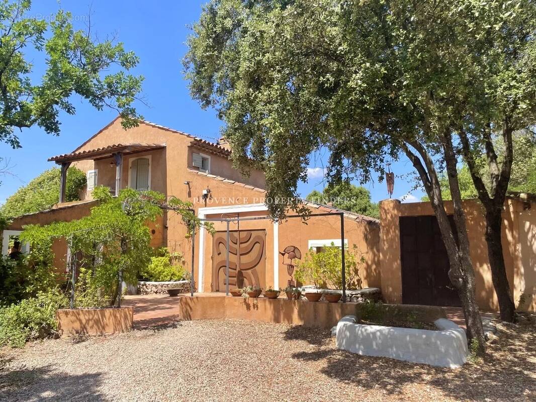 Maison à SILLANS-LA-CASCADE