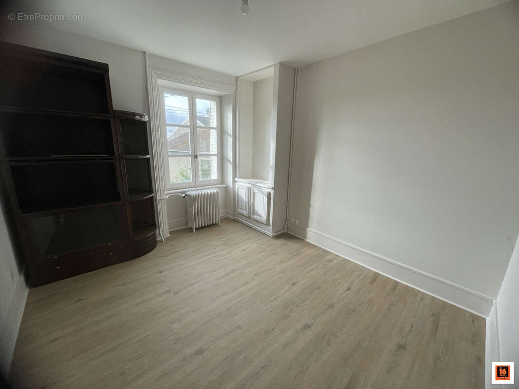 Maison à SAINT-REMY-SUR-DUROLLE