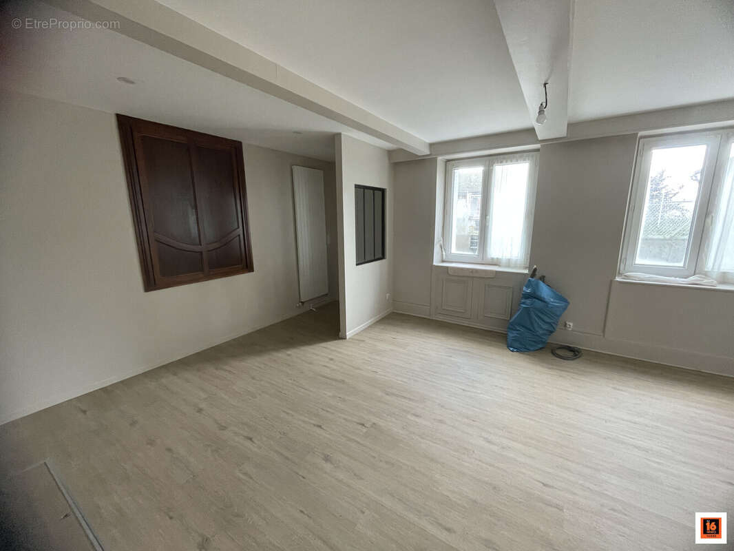 Maison à SAINT-REMY-SUR-DUROLLE