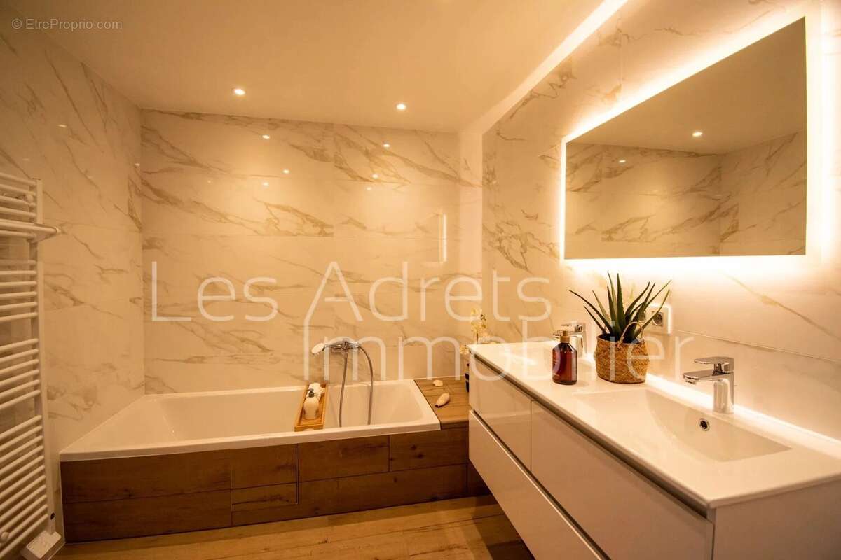 Appartement à LES ADRETS-DE-L&#039;ESTEREL