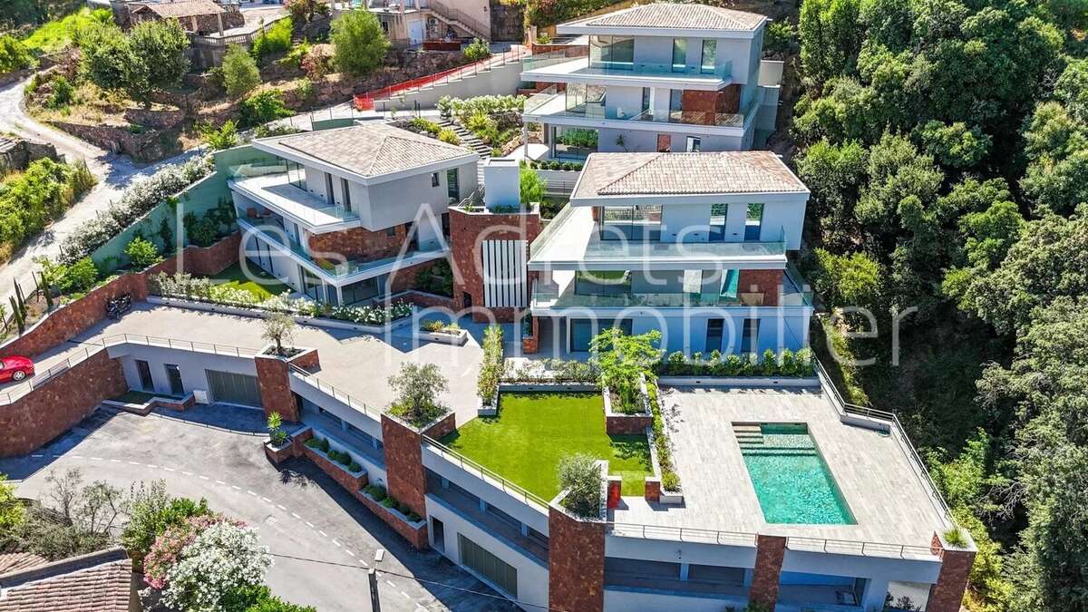 Appartement à LES ADRETS-DE-L&#039;ESTEREL