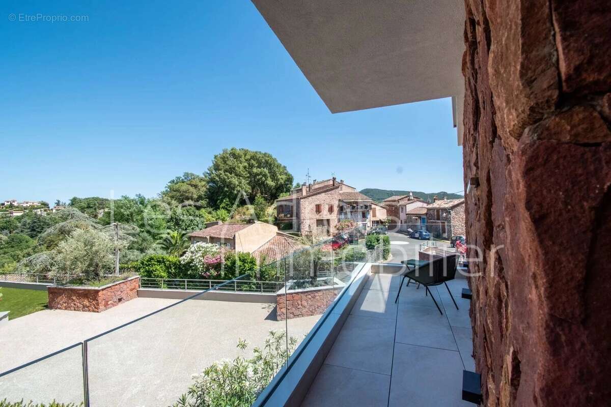 Appartement à LES ADRETS-DE-L&#039;ESTEREL