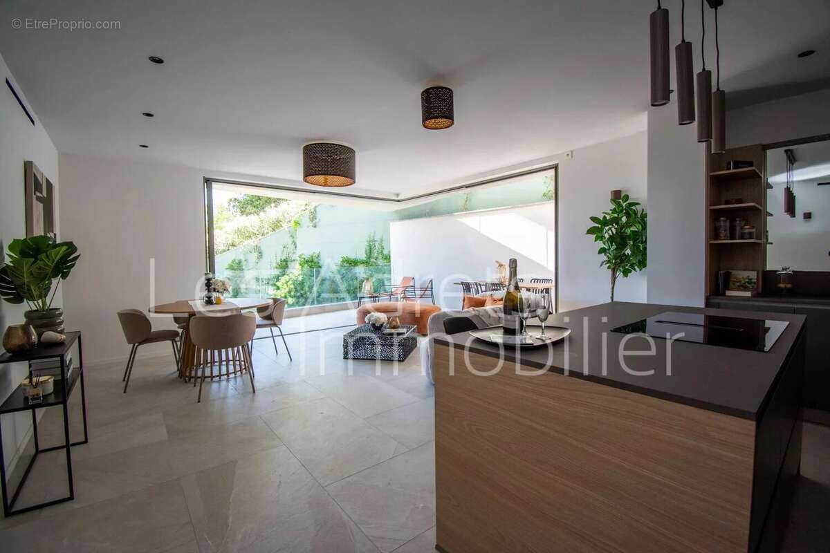 Appartement à LES ADRETS-DE-L&#039;ESTEREL