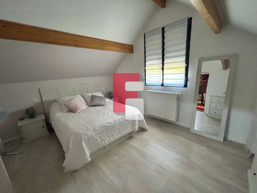 Maison à MESNIL-SAINT-PERE