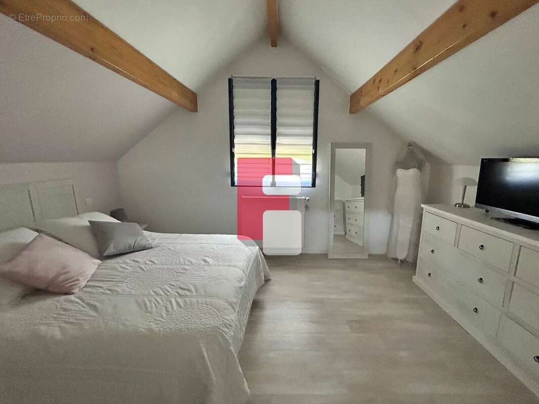 Maison à MESNIL-SAINT-PERE