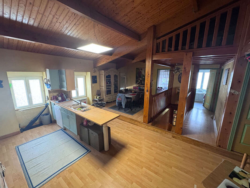 Autre à PUY-GUILLAUME