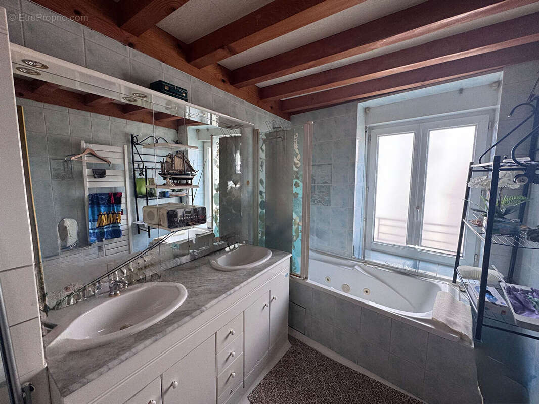 Autre à PUY-GUILLAUME