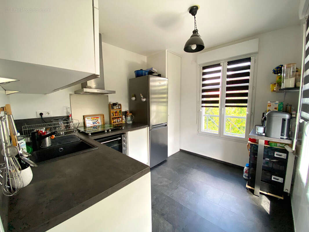 Appartement à LES CLAYES-SOUS-BOIS