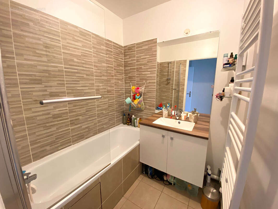 Appartement à LES CLAYES-SOUS-BOIS