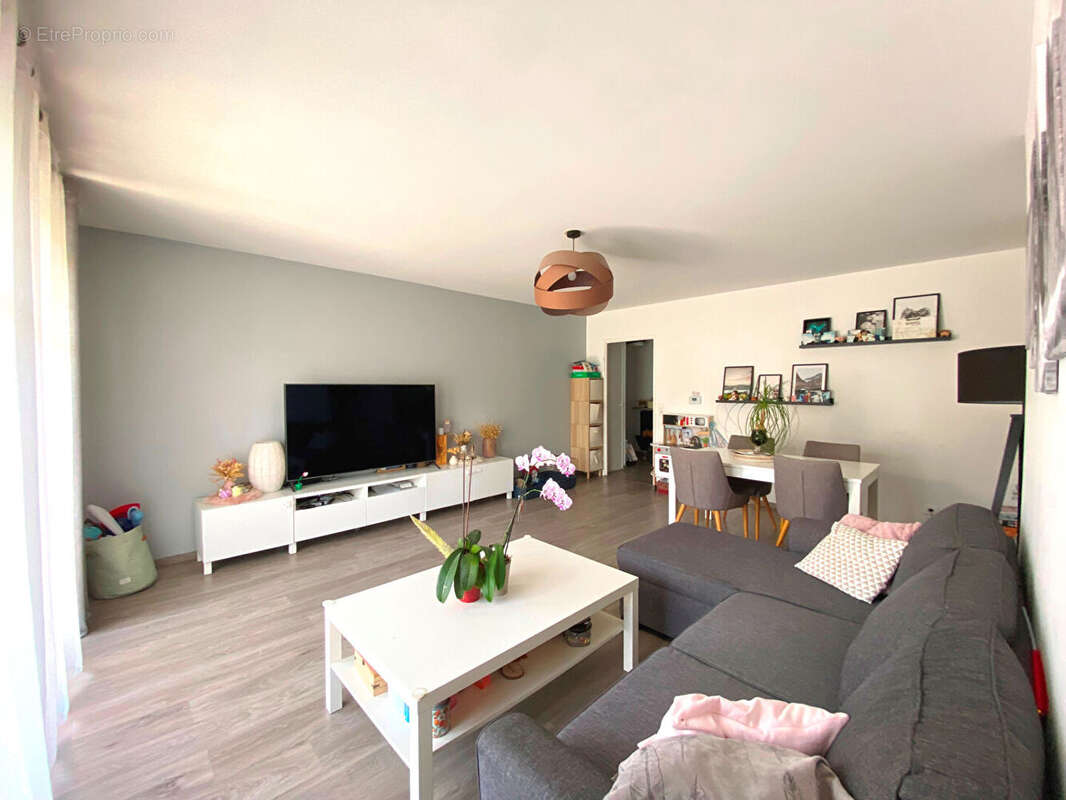 Appartement à LES CLAYES-SOUS-BOIS