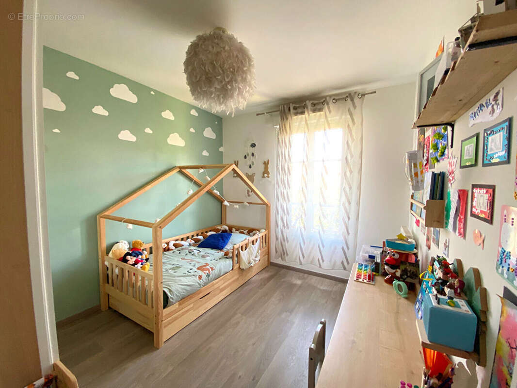 Appartement à LES CLAYES-SOUS-BOIS