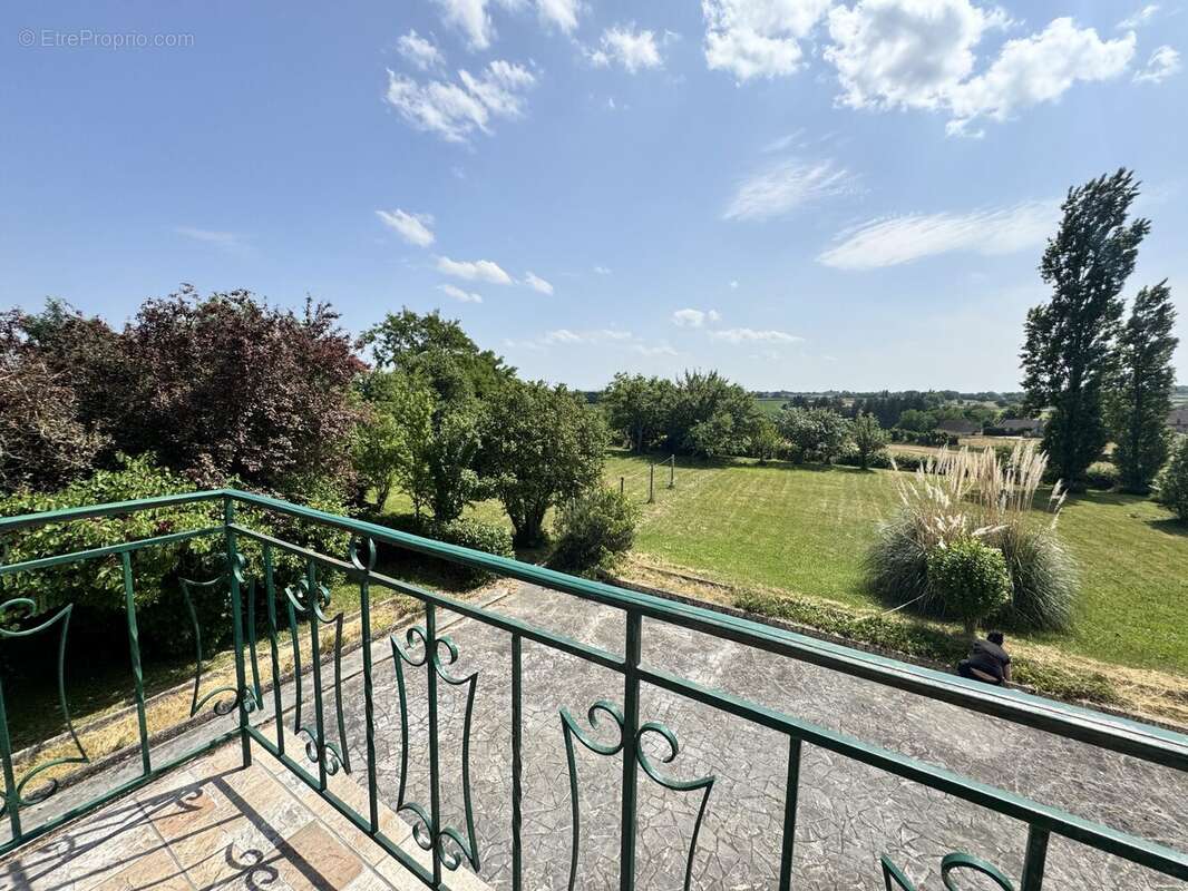 Maison à SAINT-LEOPARDIN-D'AUGY