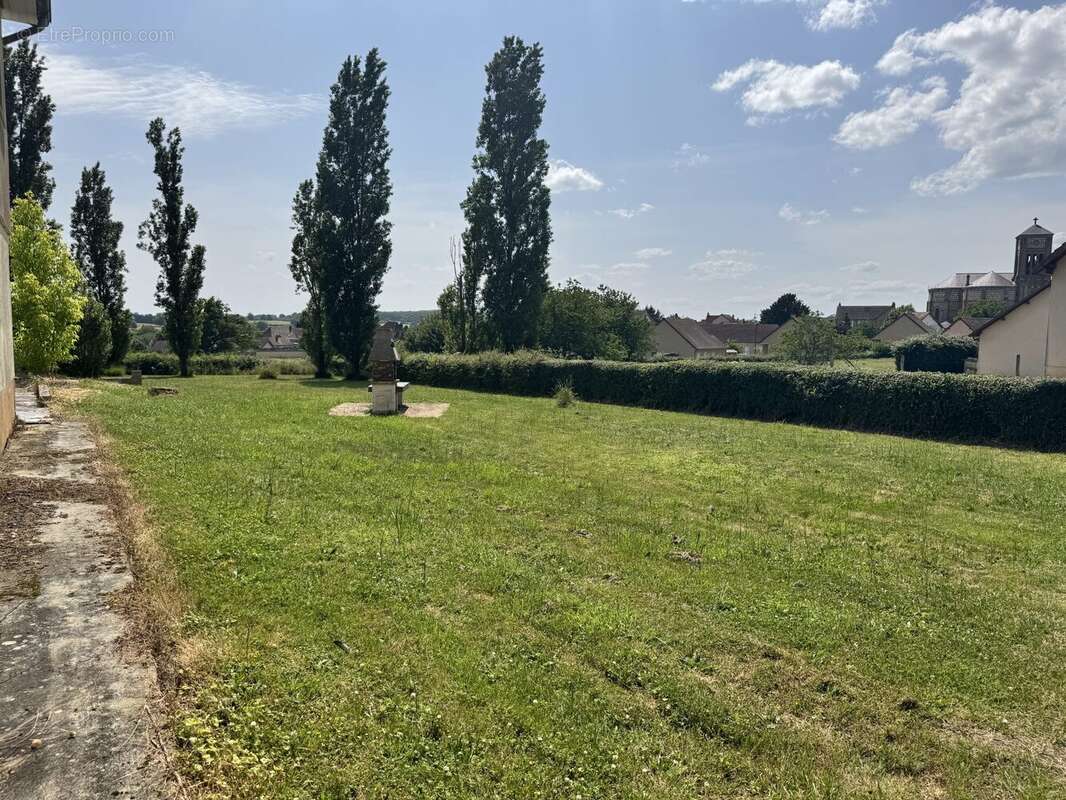 Maison à SAINT-LEOPARDIN-D'AUGY