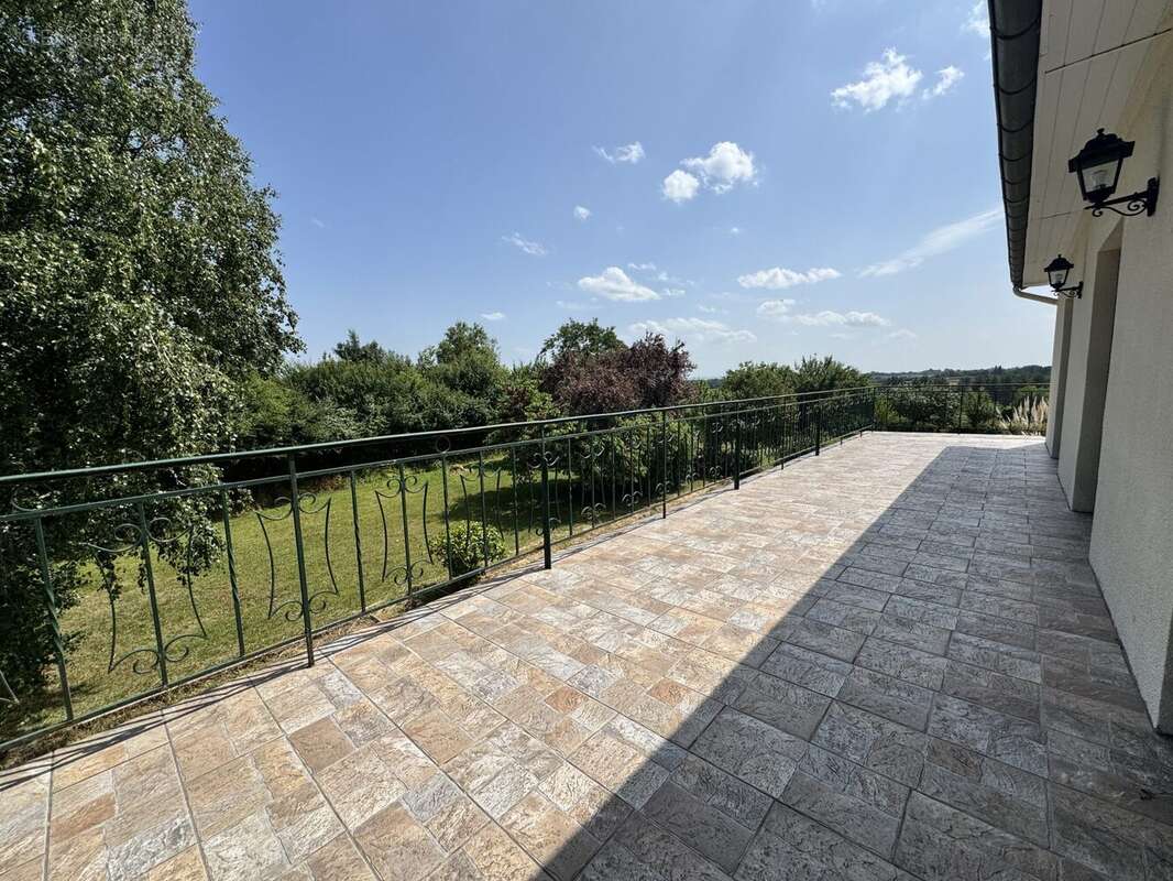 Maison à SAINT-LEOPARDIN-D'AUGY