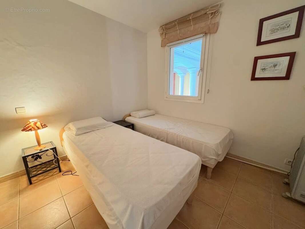 Appartement à ROQUEBRUNE-SUR-ARGENS