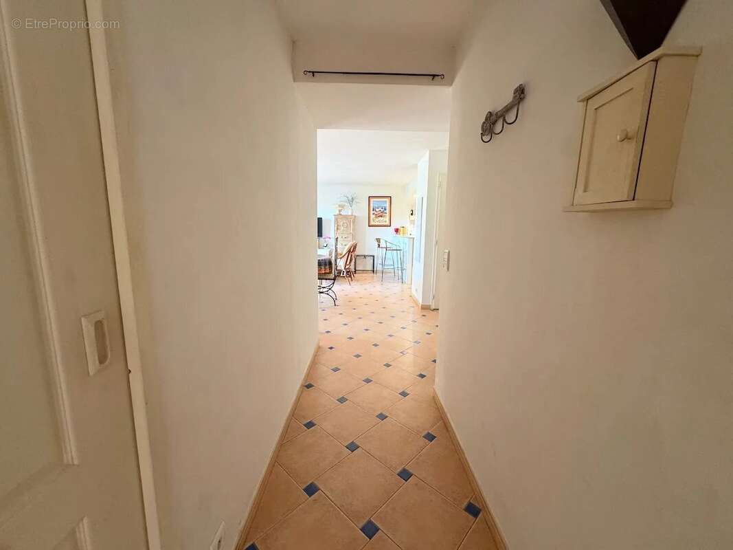 Appartement à ROQUEBRUNE-SUR-ARGENS