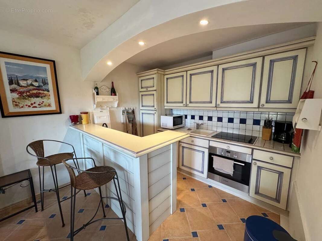 Appartement à ROQUEBRUNE-SUR-ARGENS