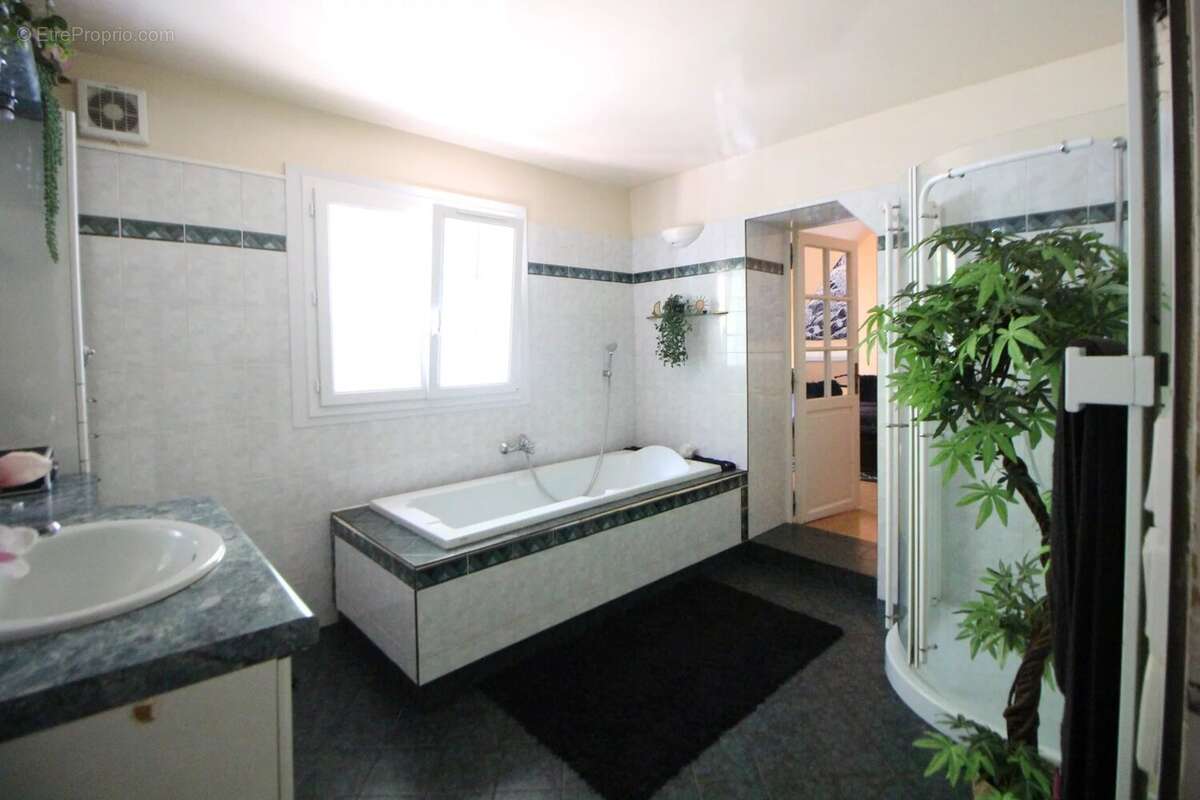 Maison à CIRES-LES-MELLO