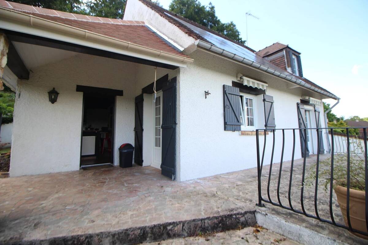 Maison à CIRES-LES-MELLO